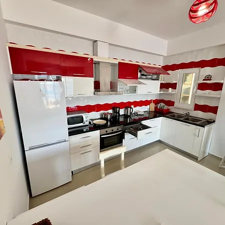 Apartment Red Infinity Seaview *
