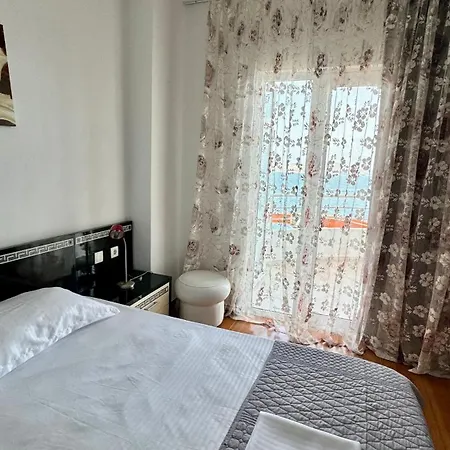 Red Infinity Seaview