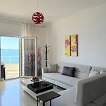 Red Infinity Seaview شقة *