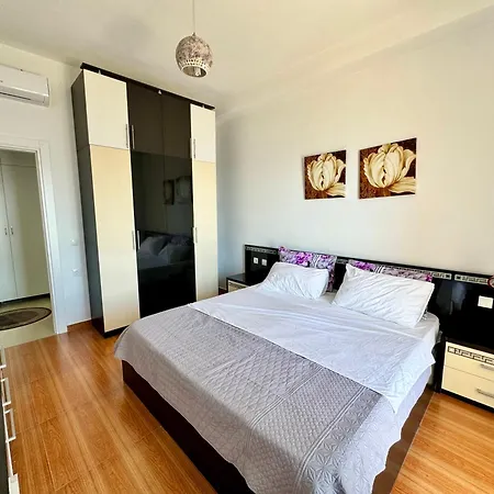 Red Infinity Seaview Apartment Sarande