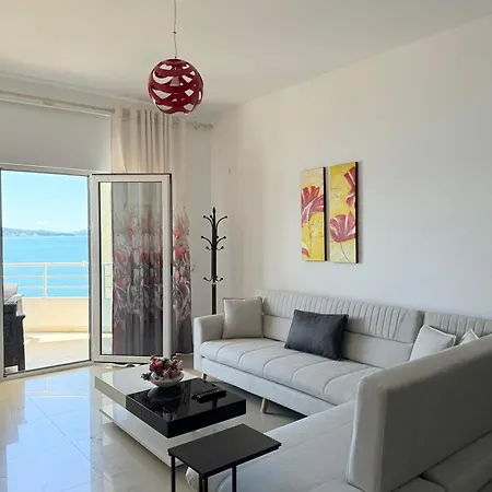 Red Infinity Seaview Apartment *